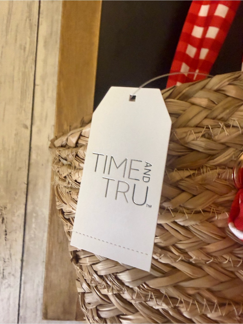 NWT Time and Tru Women's Seagrass Beach Tote, Natural/Red - Picture 2 of 8